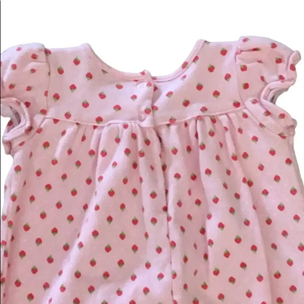 Gymboree 2015  Strawberry Romper Size 12-18 months